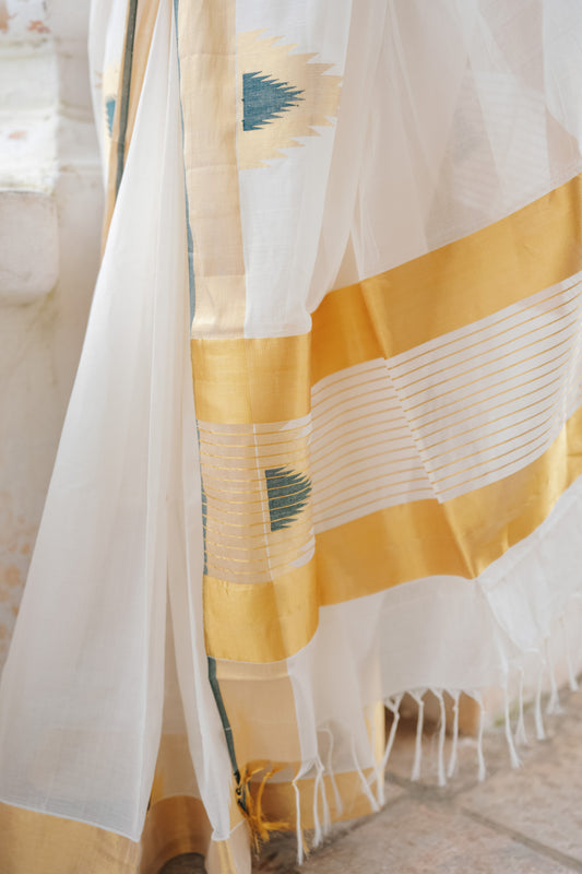 Premium Kuthampully HandLoom Saree With Temple Borders - FestiveEdit