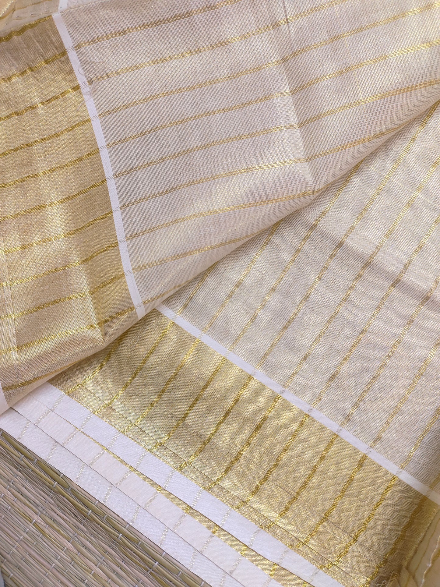 Aksharamala Embroidered Kasavu Saree -GREEN