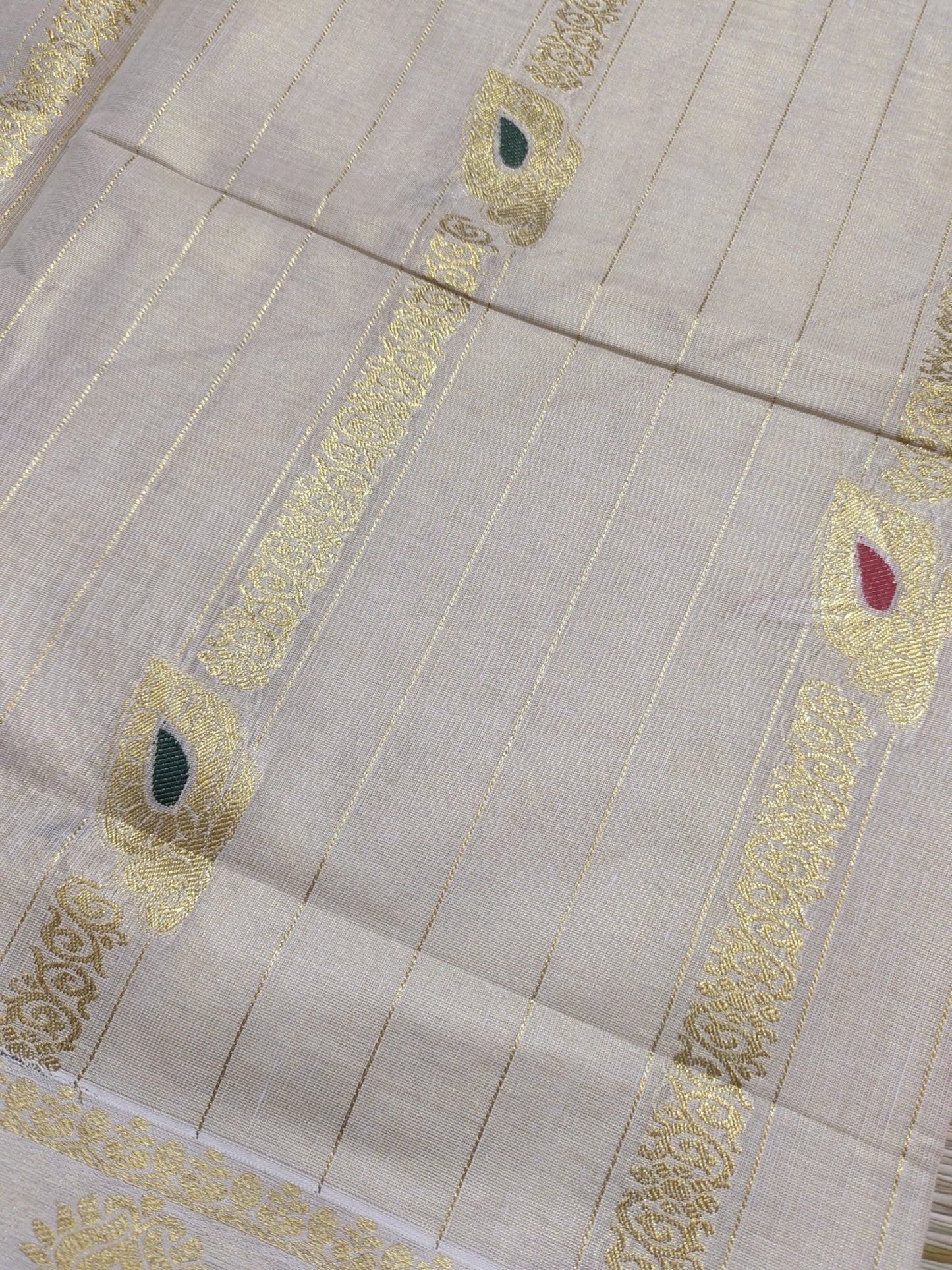 Tissue Jacquard Weave Saree With Parrot Motifs