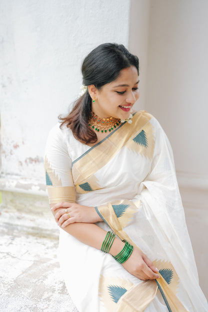 Premium Kuthampully  HandLoom Saree With Temple Borders - FestiveEdit