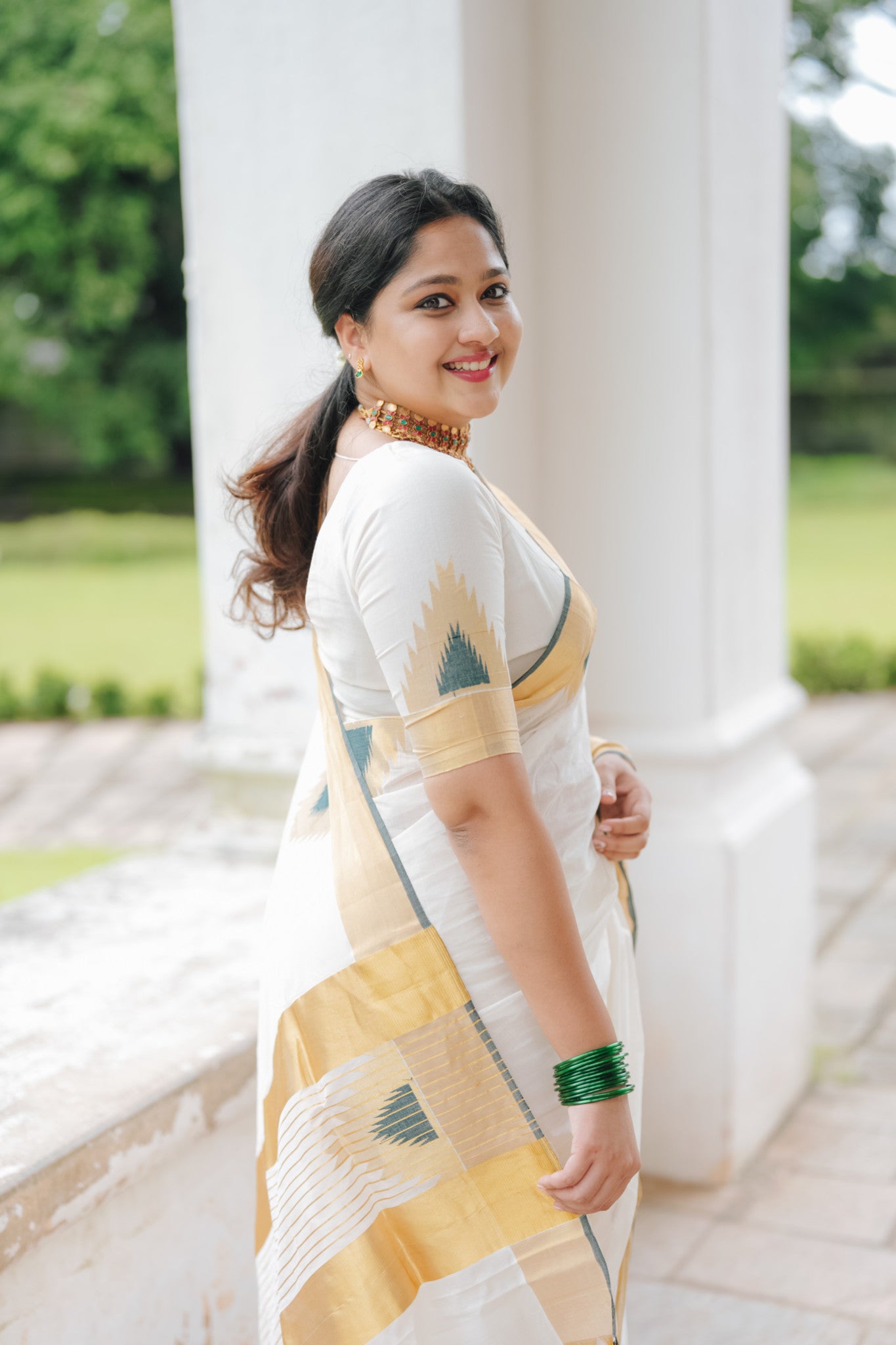 Premium Kuthampully  HandLoom Saree With Temple Borders - FestiveEdit