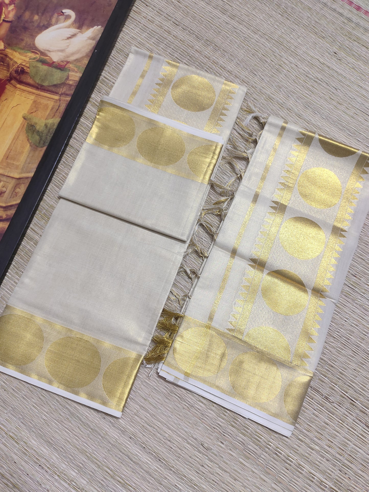 Tissue Kerala Set Mundu with polka weave  (2.80m).