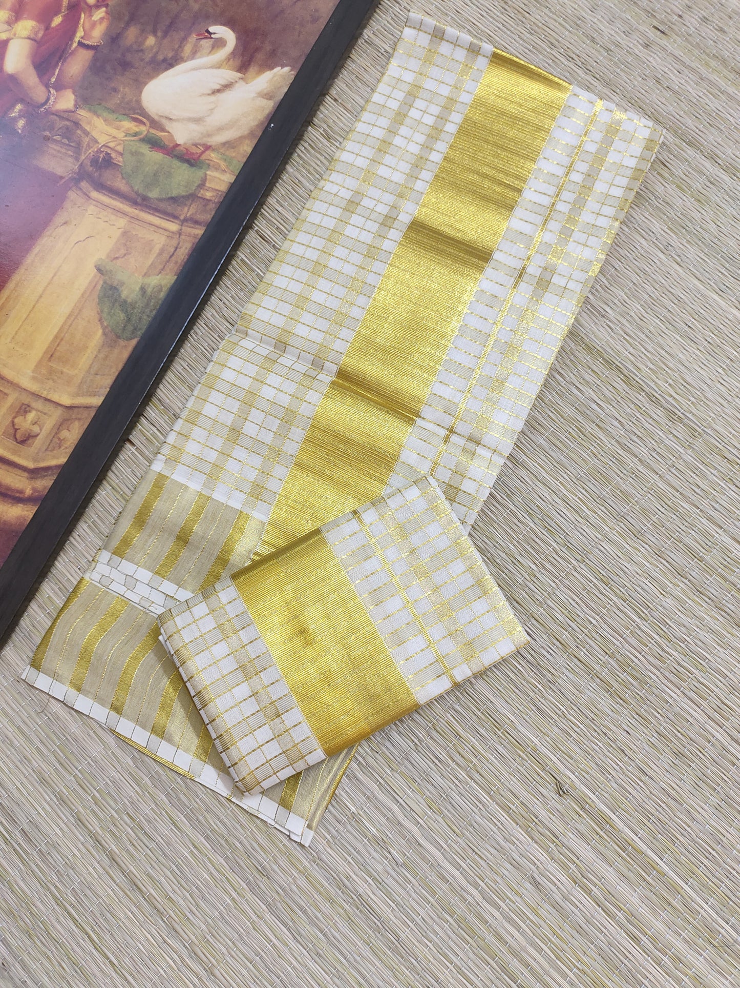 Premium cotton Kerala Set Mundu featuring all-over zari checks (2.80m).