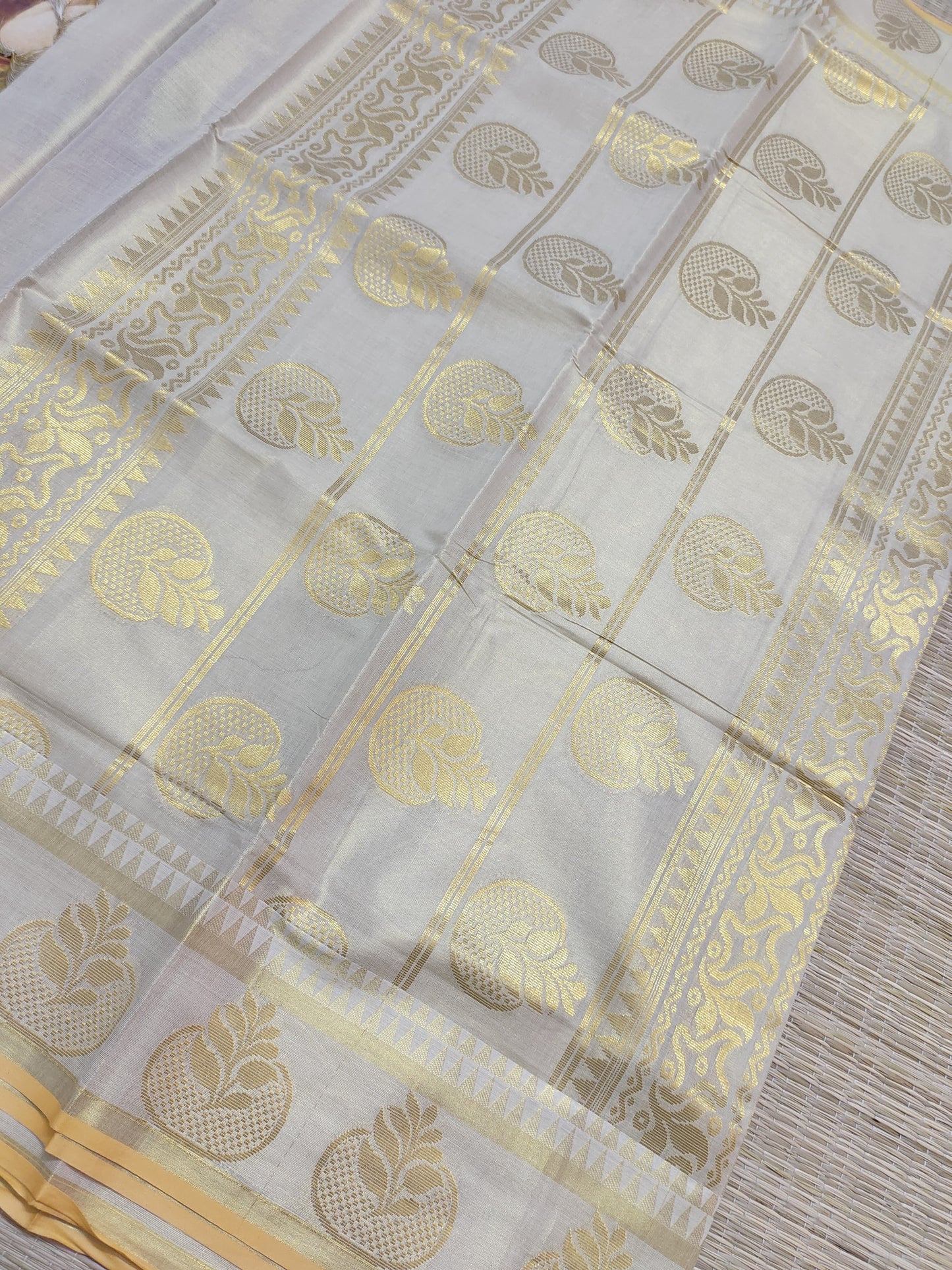 Premium tissue handloom replica saree