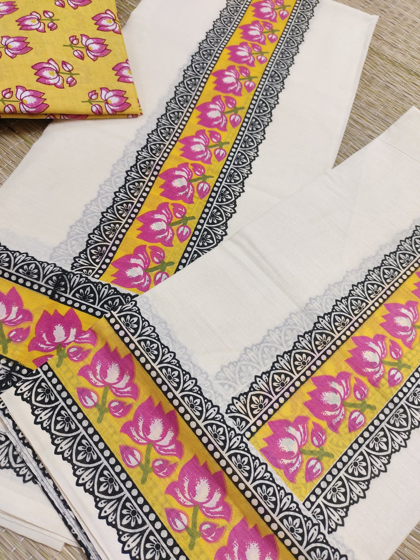 Cotton Set Mundu  in floral prints and a matching floral printed cotton blouse (2.80m).