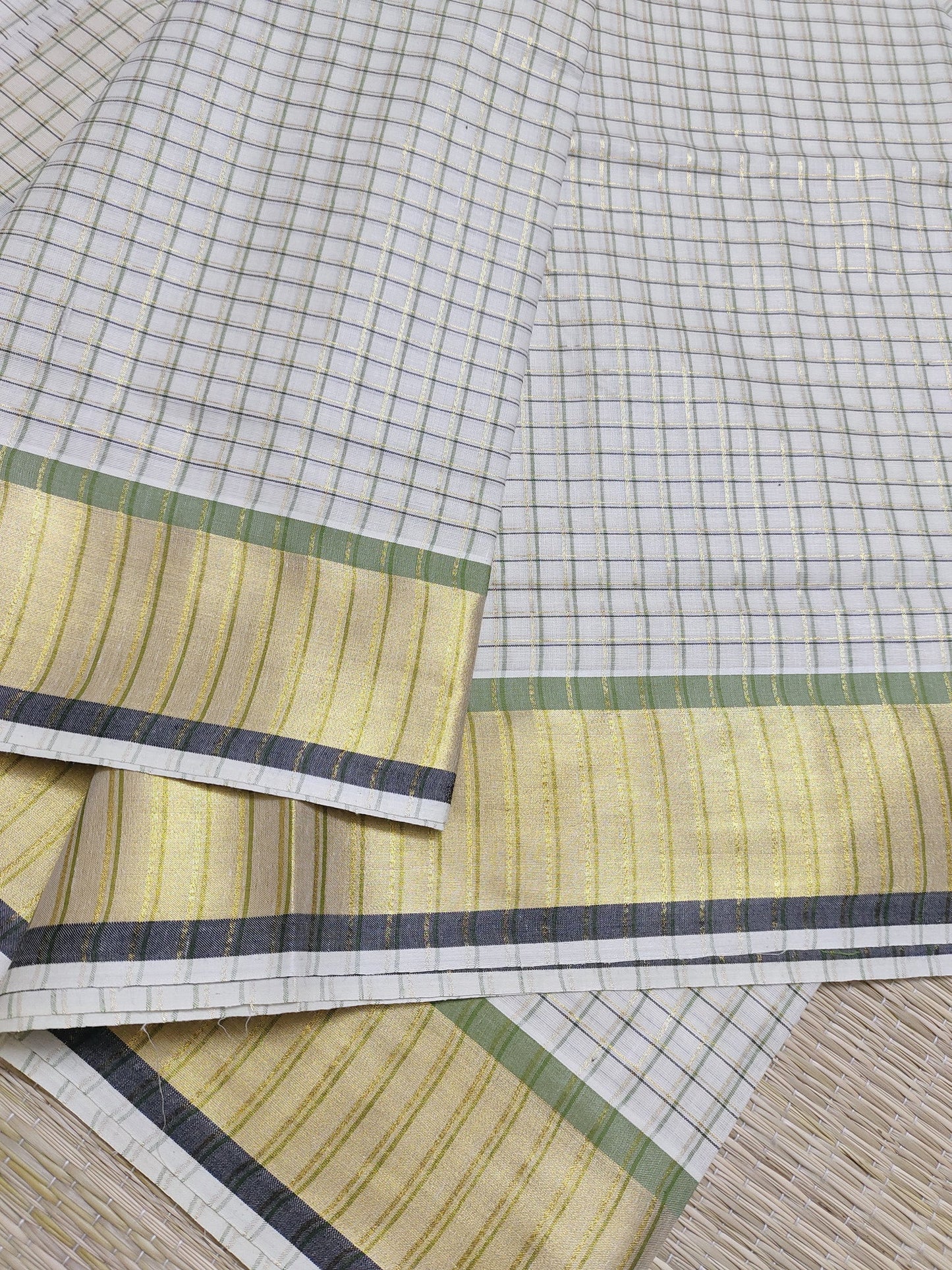 Premium Cotton Saree With All-Over Checks