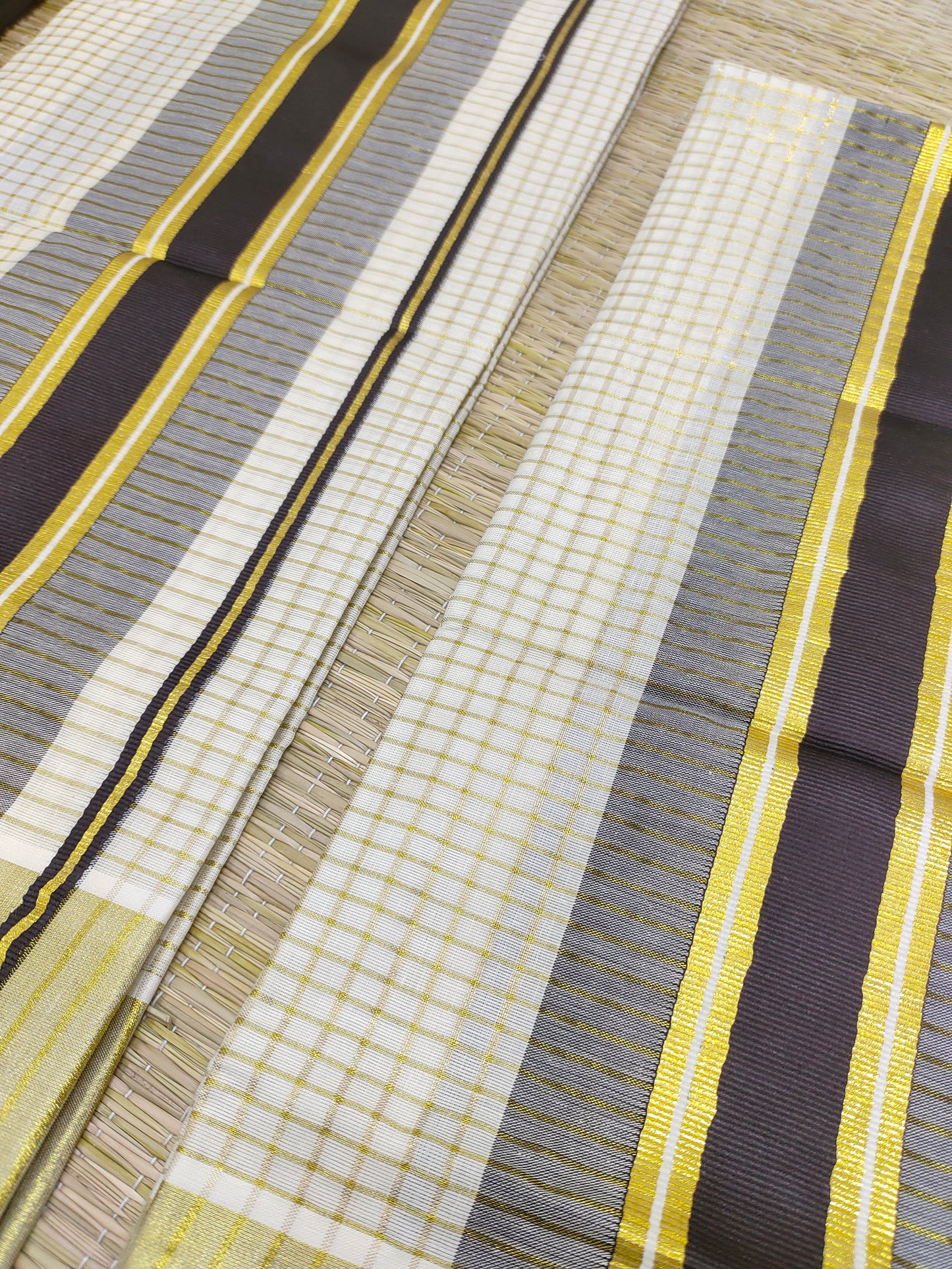 Pure cotton Kerala Set Mundu with all-over zari checks (2.80m).