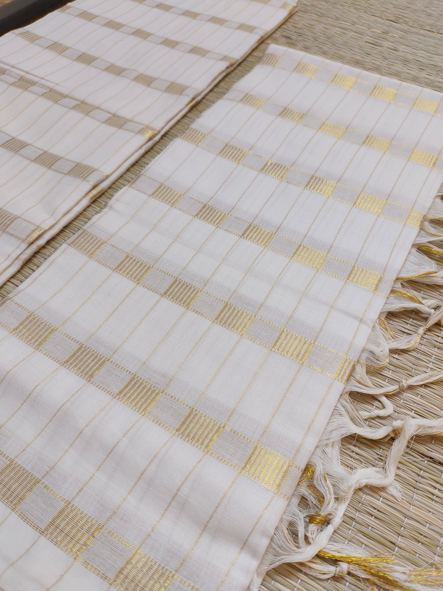 Pure cotton Kerala Set Mundu with all-over zari checks and tassels (2.80m).