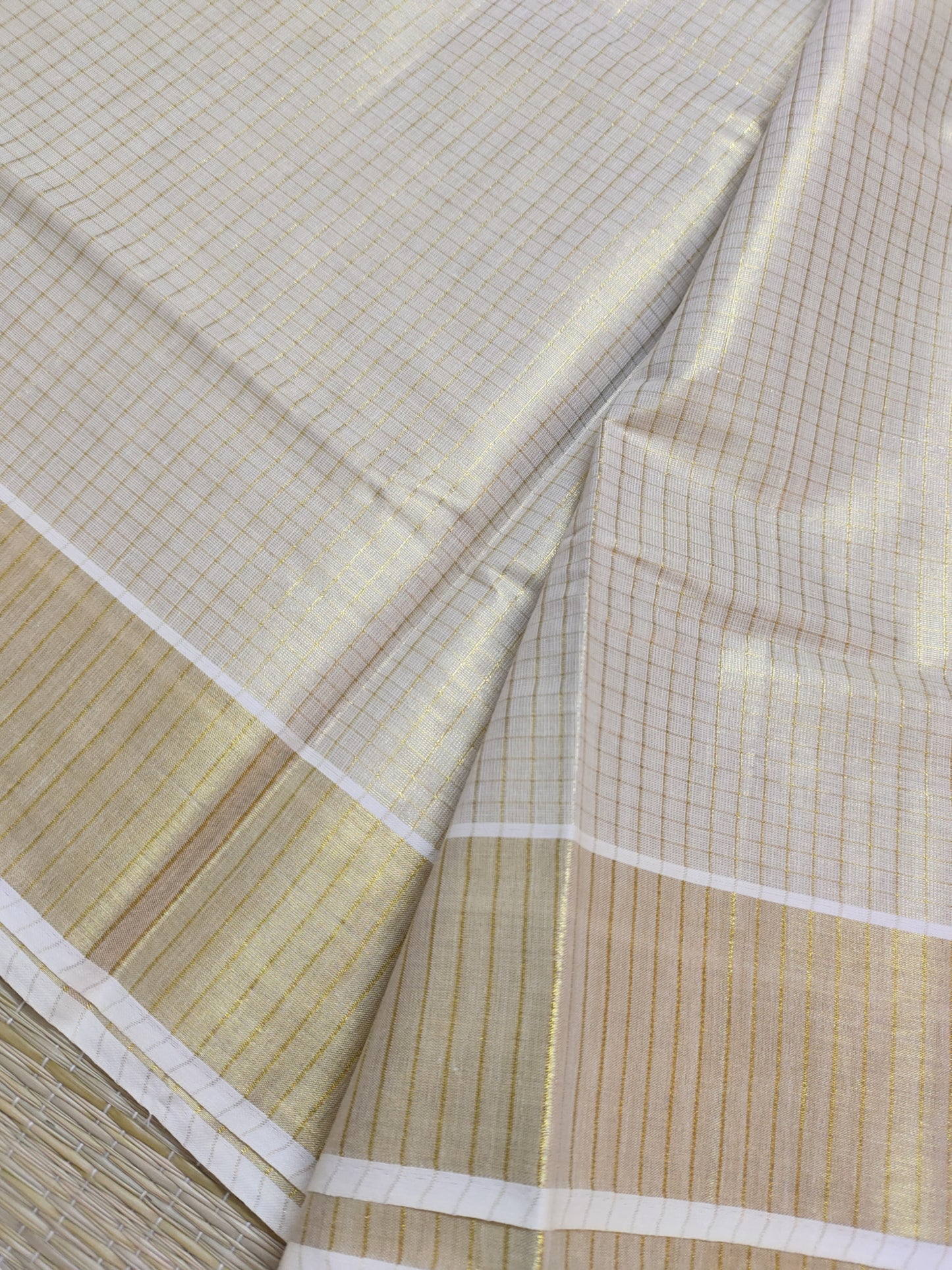 Premium Tissue Saree With Micro Checks