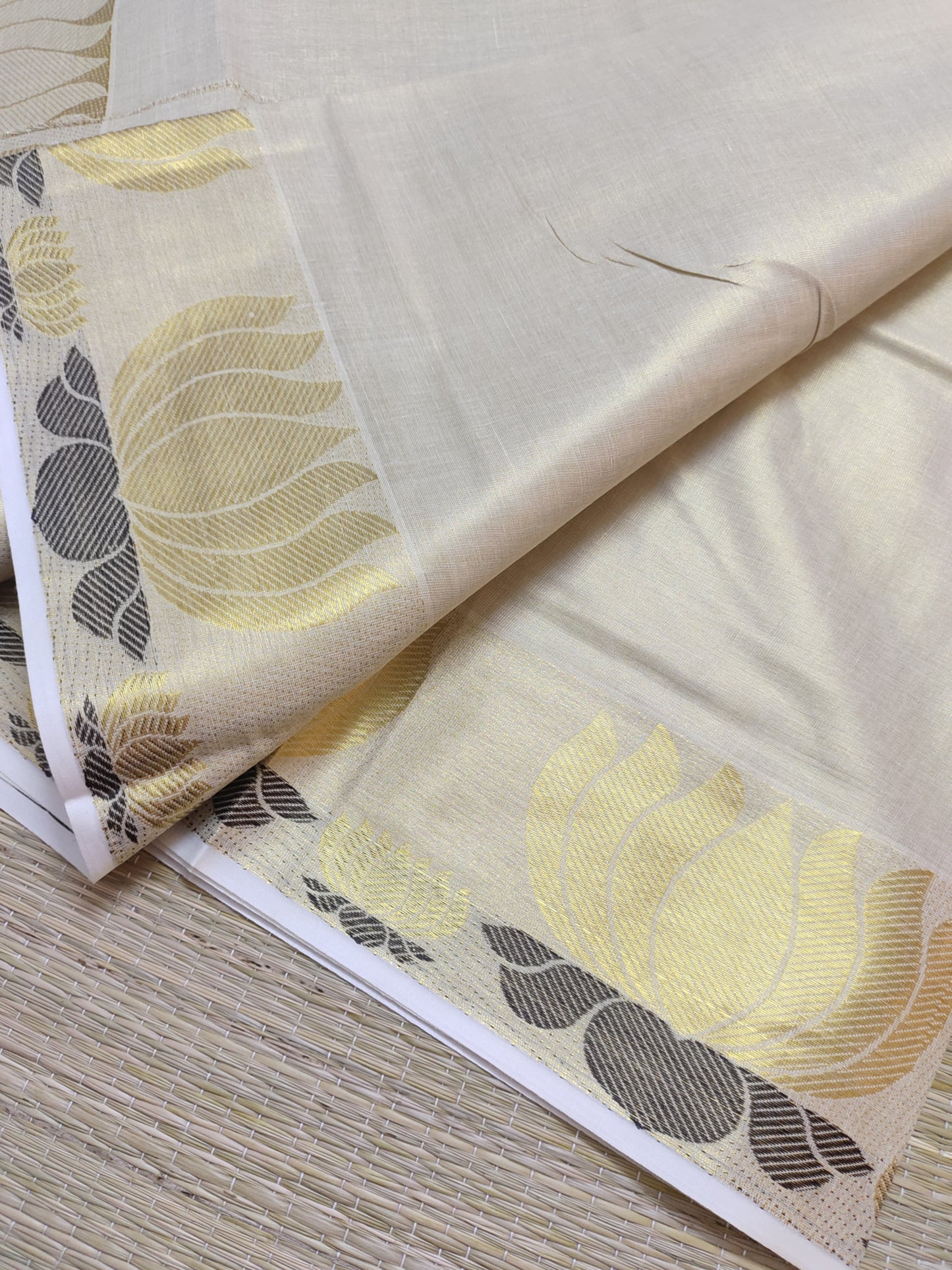 Premium Tissue Saree With Lotus Weave On Borders