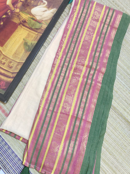 Premium Mul Cotton Saree With Kanchi Border And Tassels.