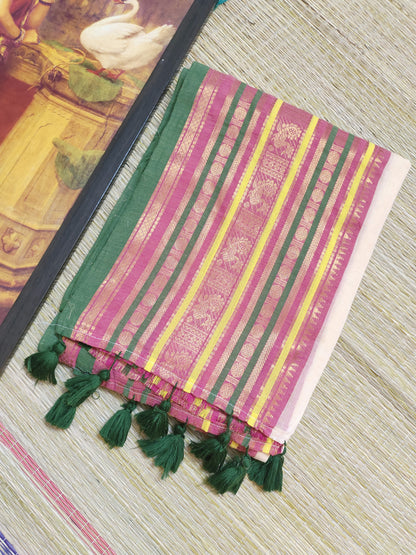 Premium Mul Cotton Saree With Kanchi Border And Tassels.