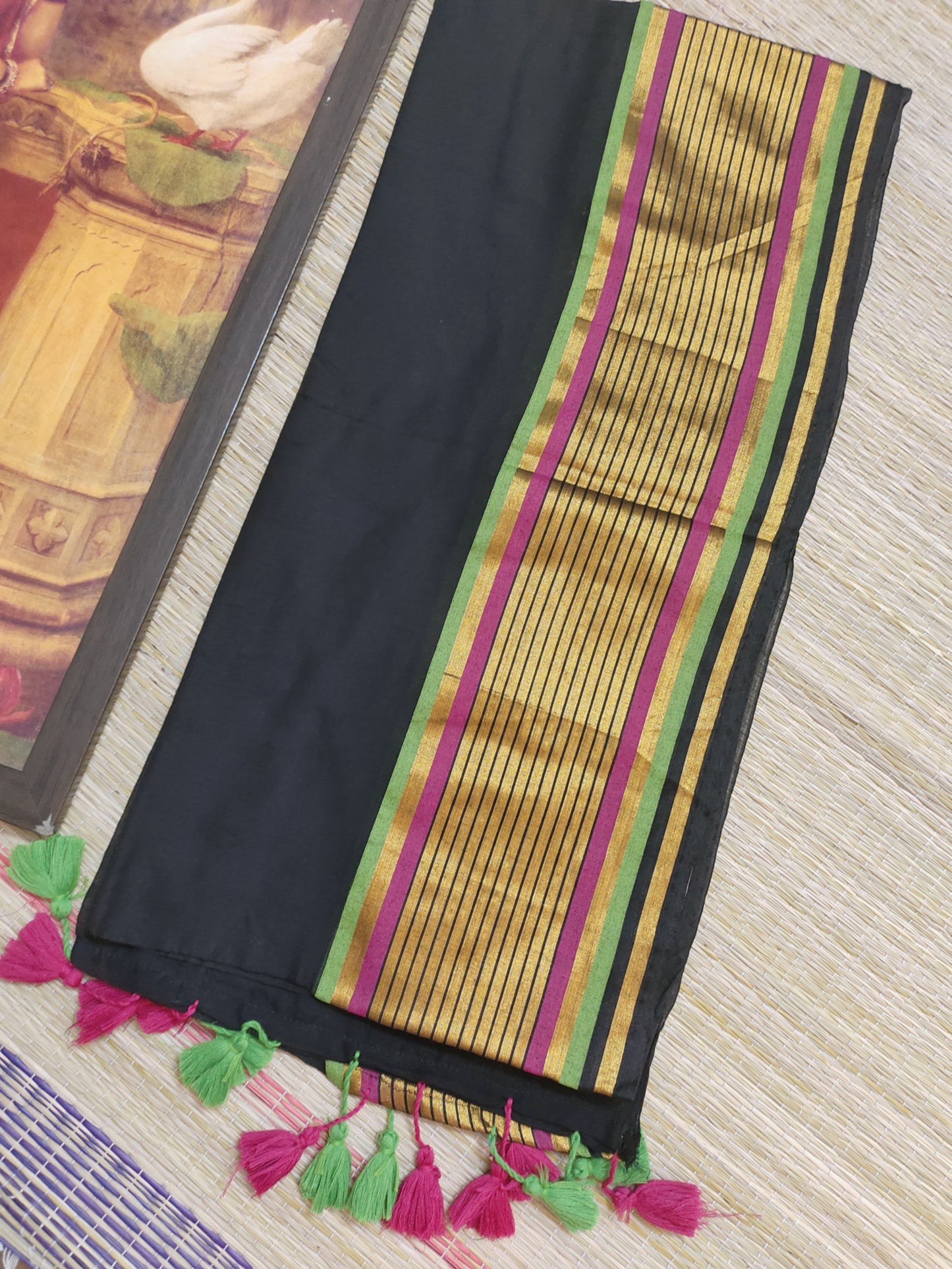 Premium Mul Cotton Saree With Zari Border And Tassels.