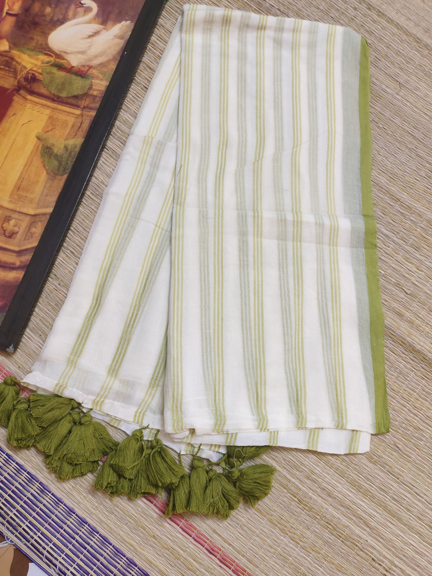 Premium Mul Cotton Saree With Stripes And Tassels.