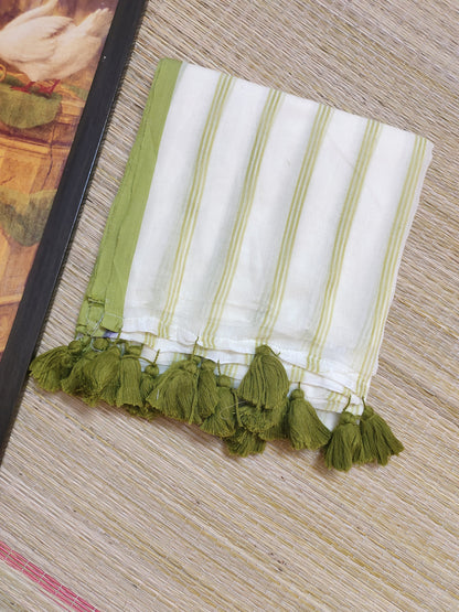 Premium Mul Cotton Saree With Stripes And Tassels.