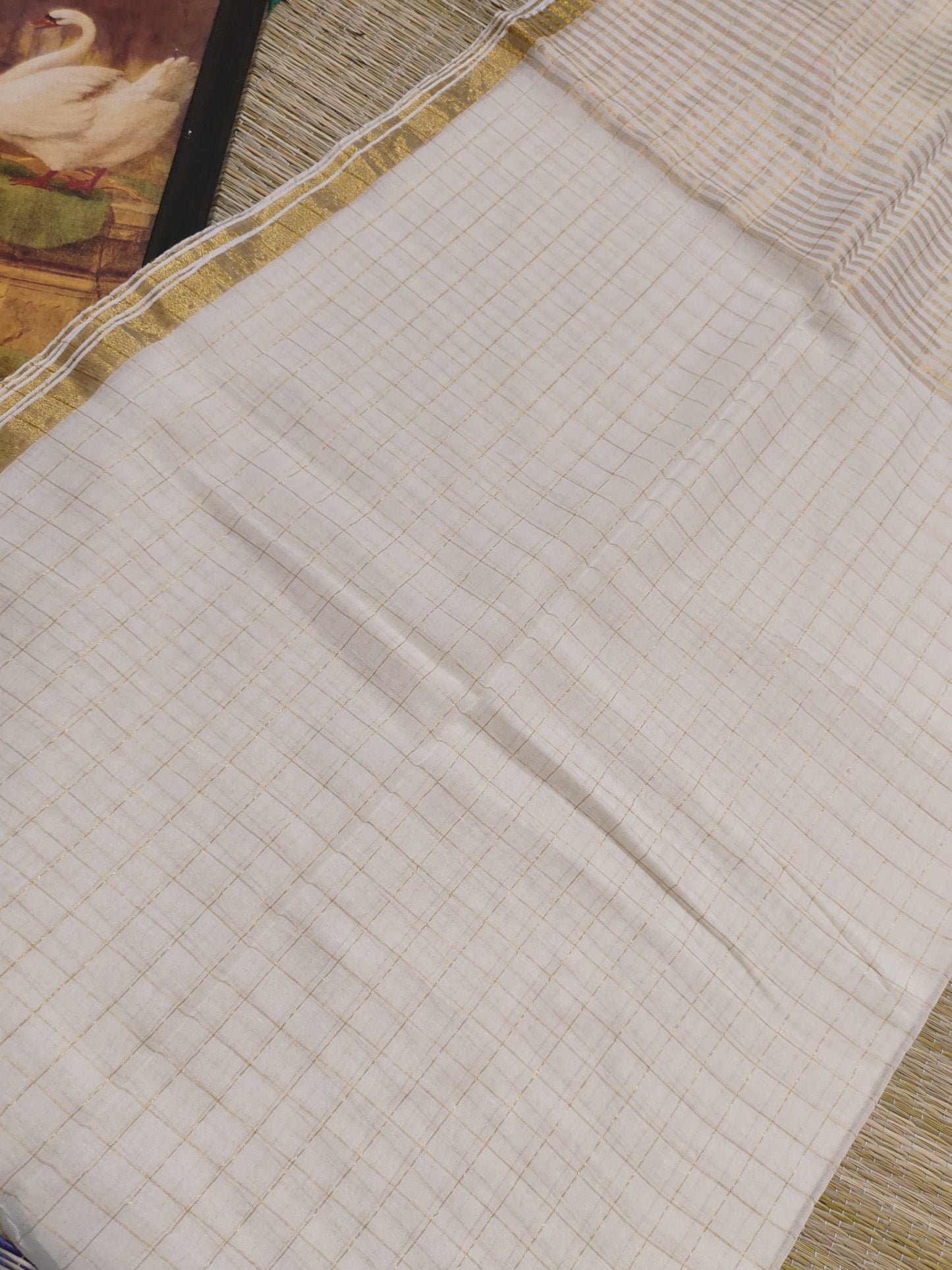 Premium Mul Cotton Saree With checks And Tassels.