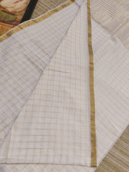 Premium Mul Cotton Saree With checks And Tassels.