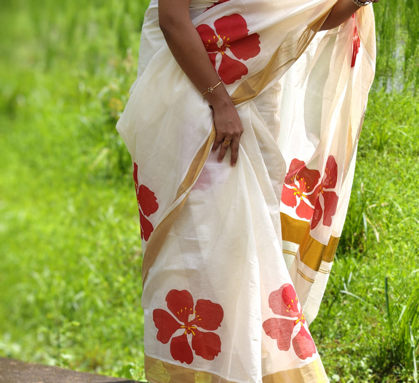 Premium Cotton Saree With Floral Print And Floral Printed Blouse.